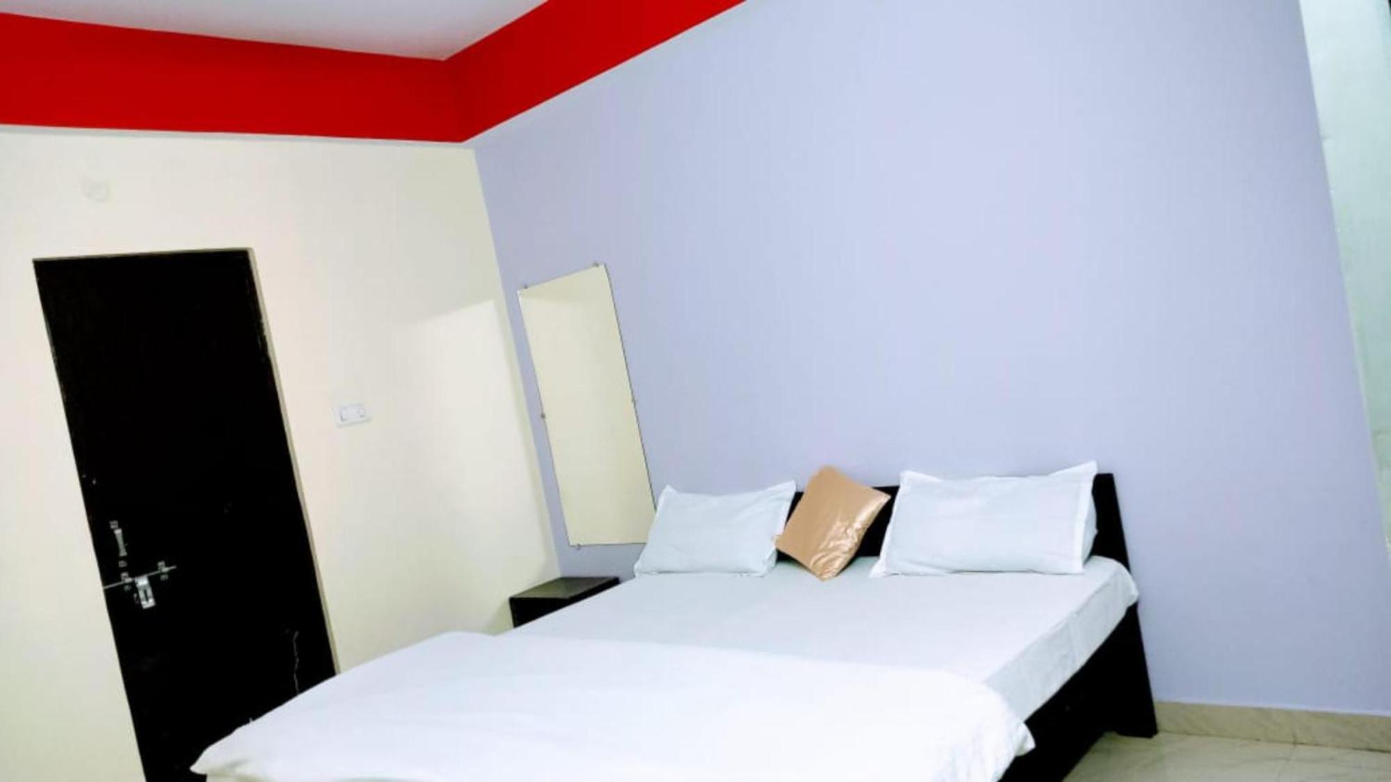 Goroomgo The Shivay Guest House Inn Варанаси Екстериор снимка
