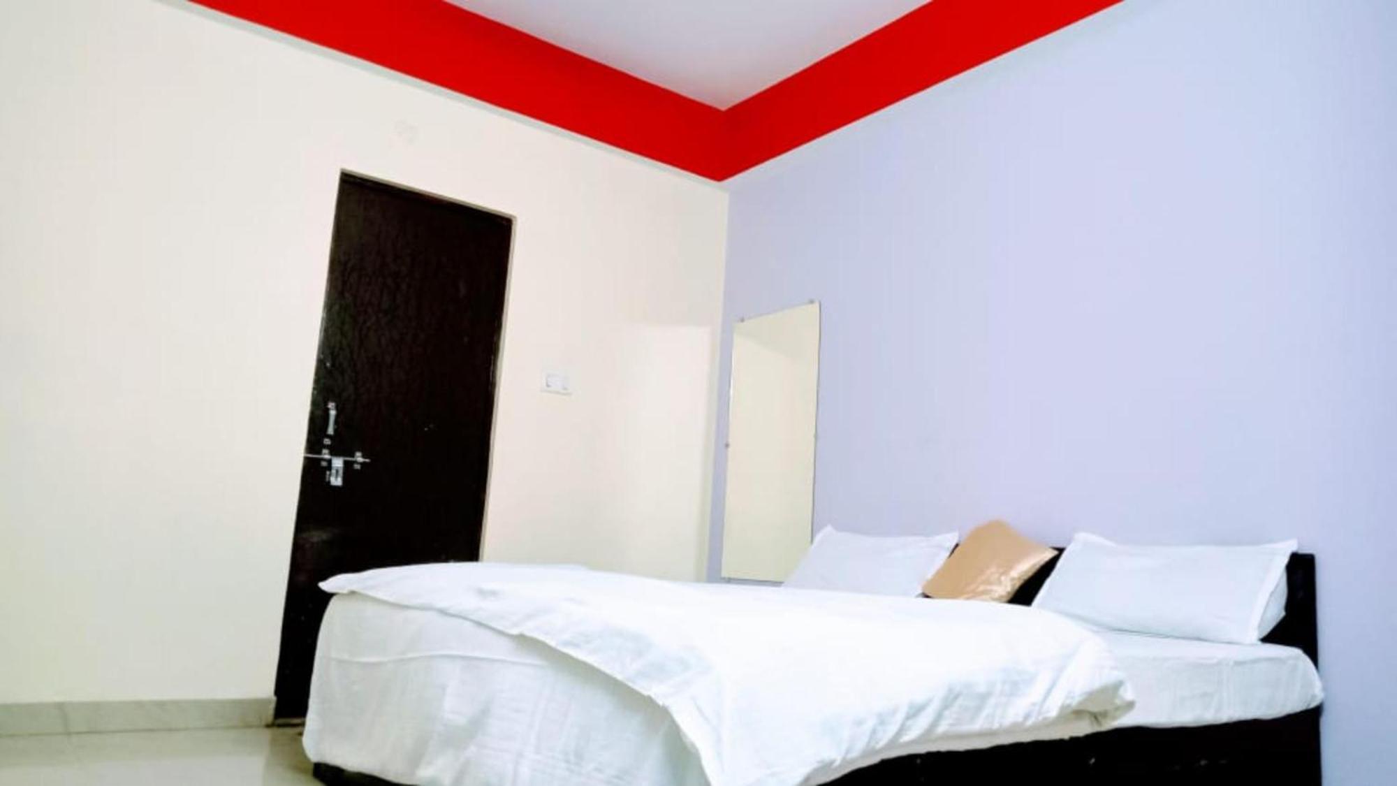 Goroomgo The Shivay Guest House Inn Варанаси Екстериор снимка
