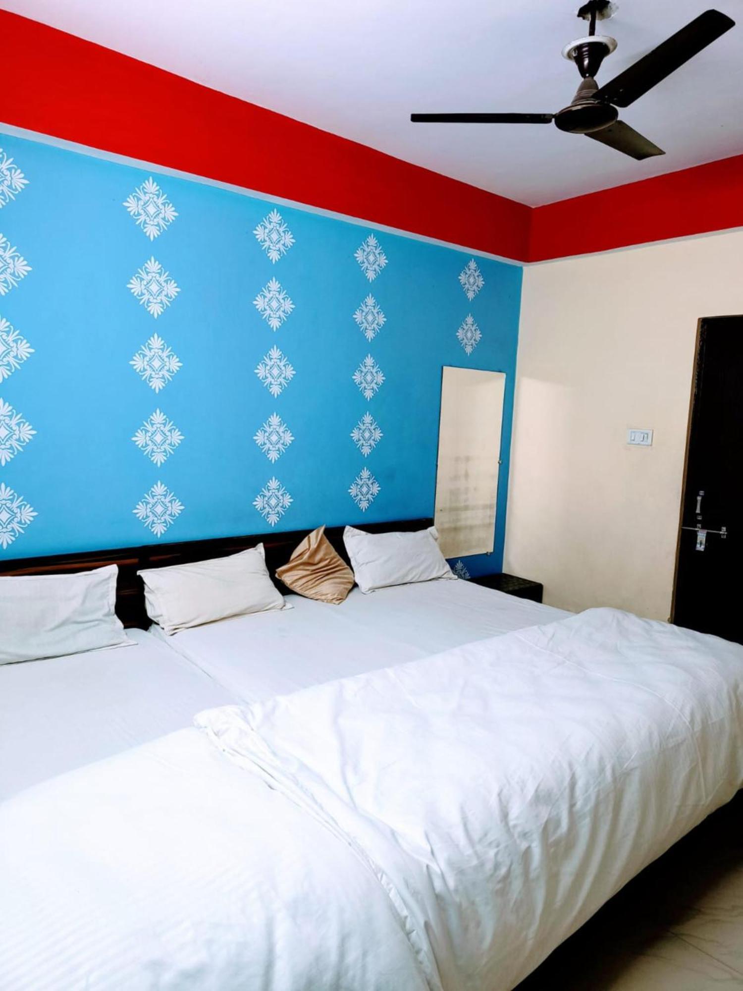 Goroomgo The Shivay Guest House Inn Варанаси Екстериор снимка