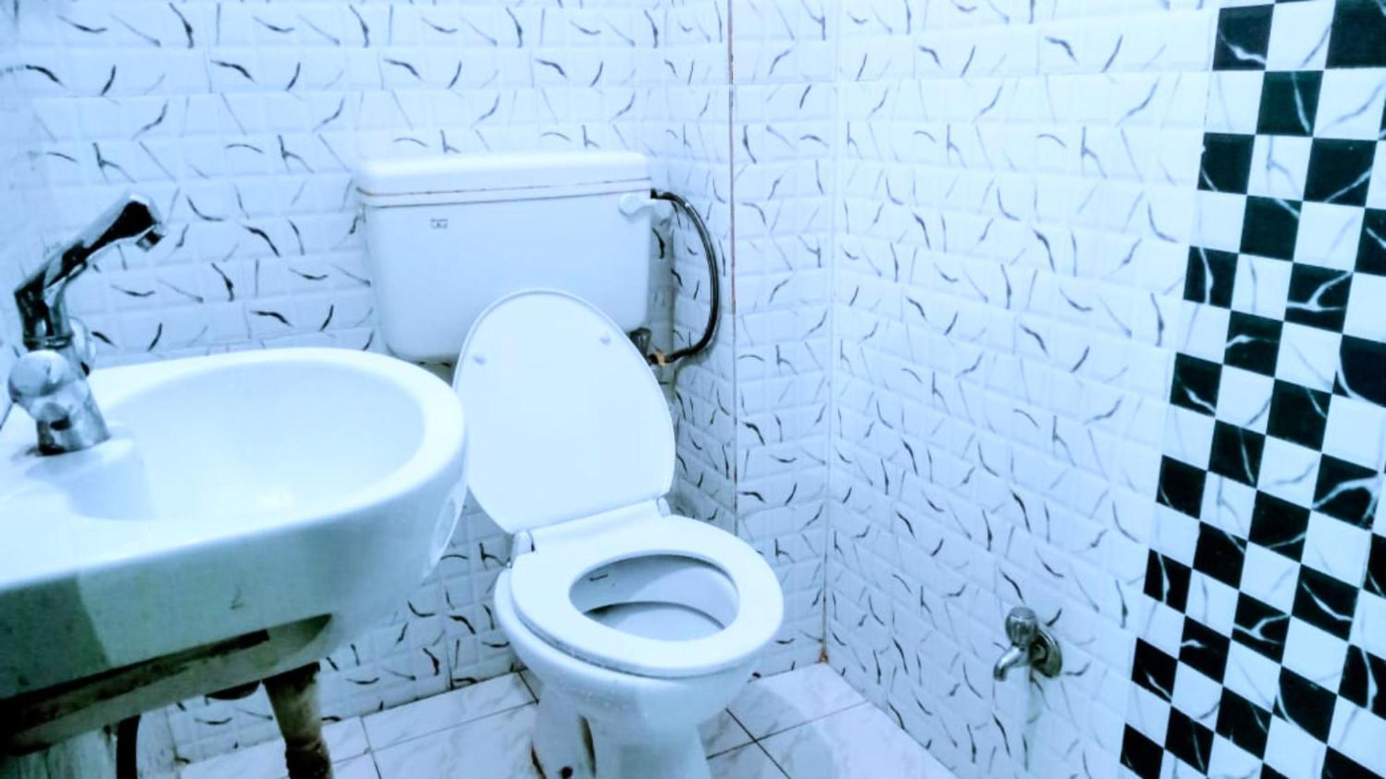 Goroomgo The Shivay Guest House Inn Варанаси Екстериор снимка